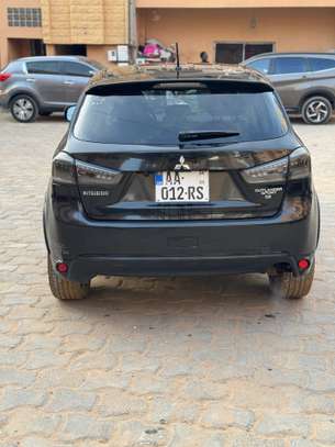 Mitsubishi  outlander image 2
