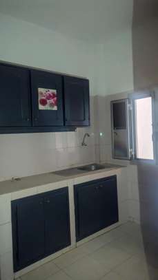 A louer grand appartement rdc image 1