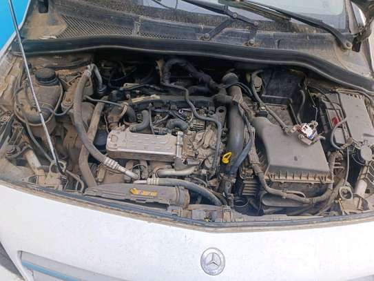 Mercedes-Benz B180 Moteur en Panne image 4