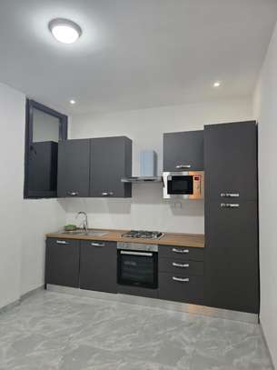 Appartement haut de gamme meublé F3 à Louer aux Almadies image 2