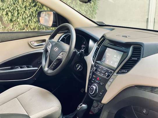 HYUNDAI SANTA FEE image 10