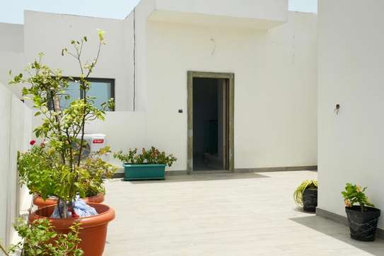 Appaartements meublé 4 chambres à mermoz double salon wifi image 7