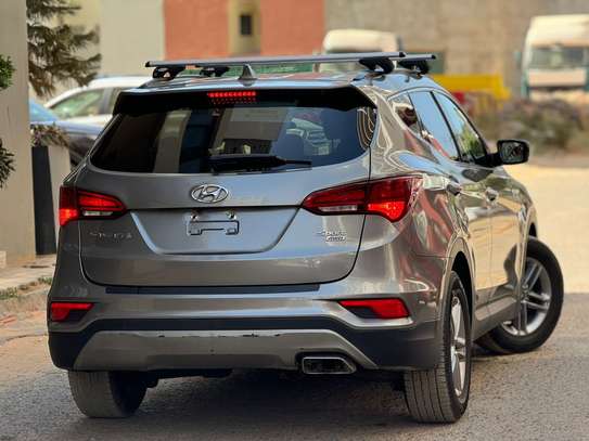 Hyundai santafe 2017 image 3