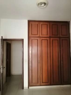 Appartement F4 à louer au 2e étage à la cité K. Gorgui VDN image 11