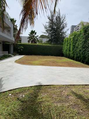Villa à louer à Fann résidence image 3