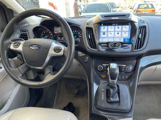Ford Escape Titanuim Essence automatique 2015 déjà dédouané image 2