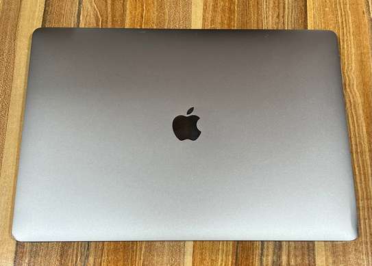 MacBook Pro Touchbar i7 2017 15 pouces image 6