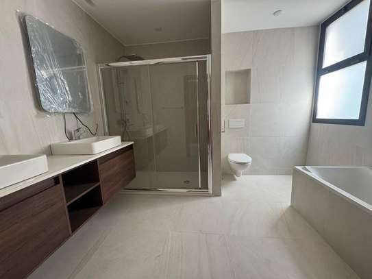 Apparemment à louer corniche fan résidence 4 chambres image 9