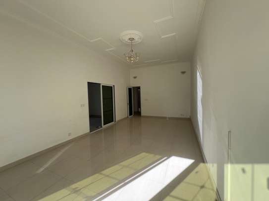 Appartement F4 à louer point E image 12