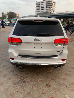 Jeep Grand Cherokee Summit image 2