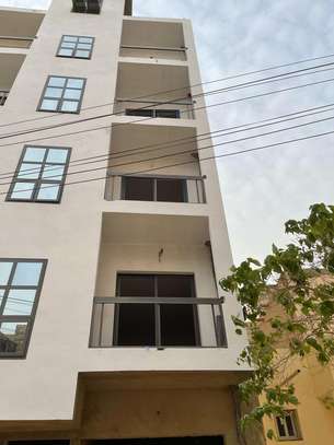 Immeuble R+4+Terasse à vendre aux Maristes image 3