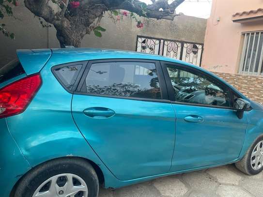 Ford fiesta 2011 image 2
