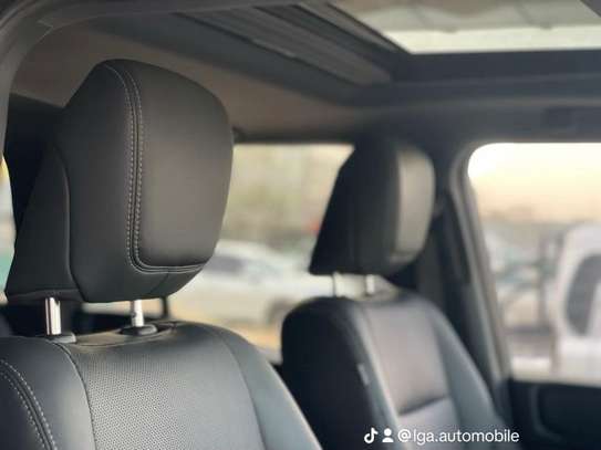 Toyota Prado automatique Diesel annee 2025 image 11