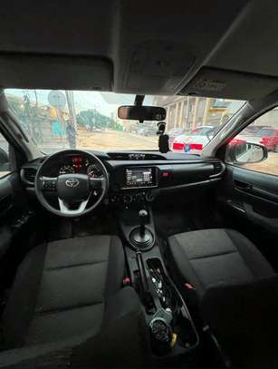 Location pick-up Toyota Hilux nouveau modèle by cfao image 7