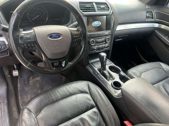Ford Explorer XLT 2017 image 4
