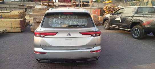 MITSUBISHI OUTLANDER 2023 image 2