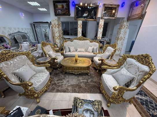 SALON ROYAL Beige 10 Places image 1