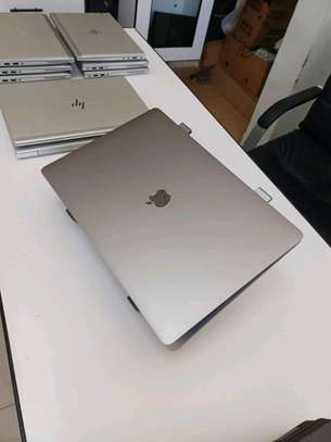 MacBook pro 2019 image 2