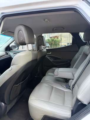 Hyundai santafe 2017 version 4x4 image 5