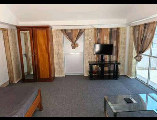 Sacré cœur bel mini studio meublé à louer image 8