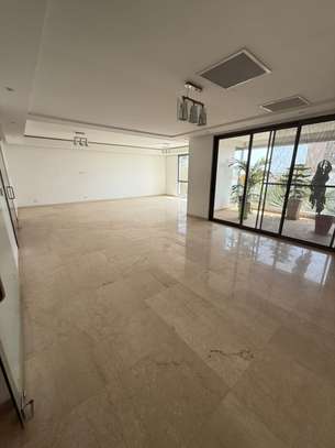 A louer à Fann Mermoz, grand appartement image 1