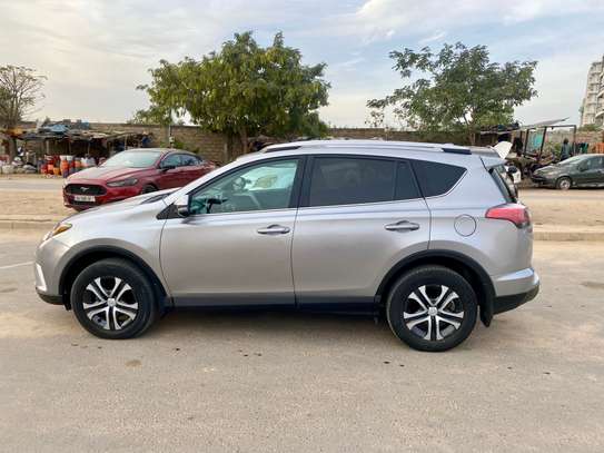 Toyota Rav 4 2017 image 11
