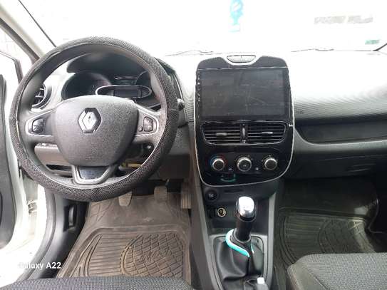 Hyundai i 10 2017 manuel essence image 5