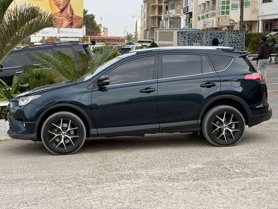 Toyota Rav 4 image 6