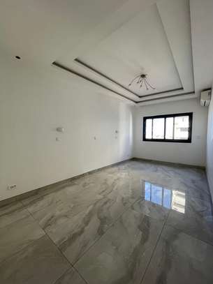 F4 neuf à louer au plateau image 6