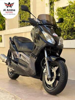 Yamaha Xmax 125i, Venant image 5