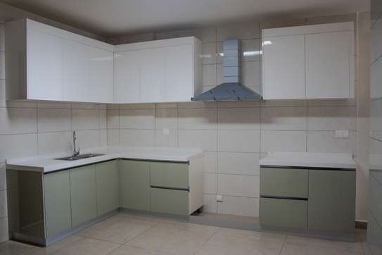 DAKAR POINT-E : Appartement 3 chambres à louer – PLANTA image 2