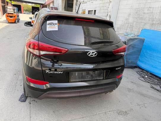 Hyundai tucson image 9