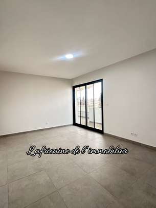 À LOUER – Superbe appartement avec terrasse sur la VDN image 8