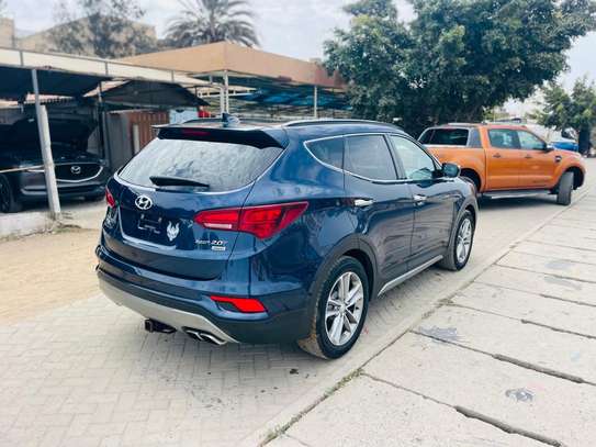 HYUNDAI SANTA FE 2017 image 5