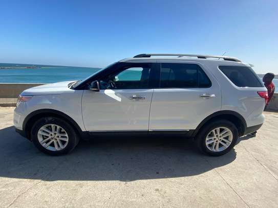 Ford Explorer XLT --7 places --4WD image 8