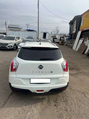 SSANGYONG TIVOLI image 2