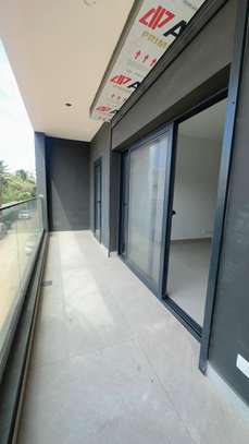 appartement 3 chambres salon aux Almadies image 8