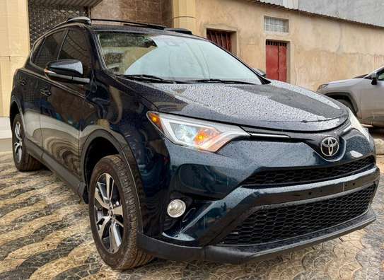 Toyota RAF 4 XLE 2018 image 9