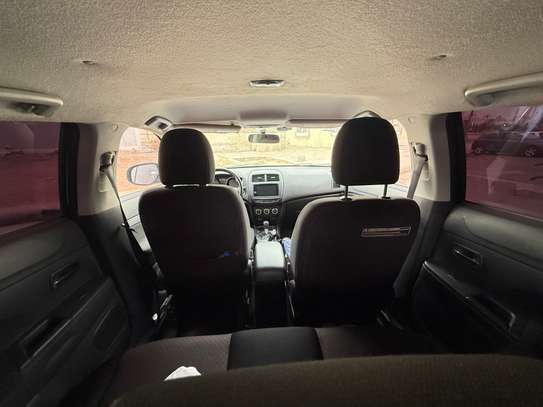 Mitsubishi outlanders image 6