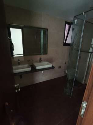 Appartement f4 high standing à louer au virage image 6