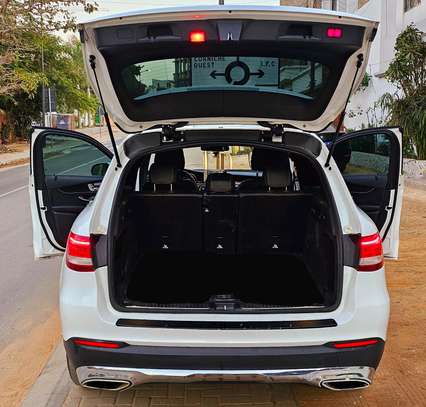 2018 Mercedes GLC 300 image 6