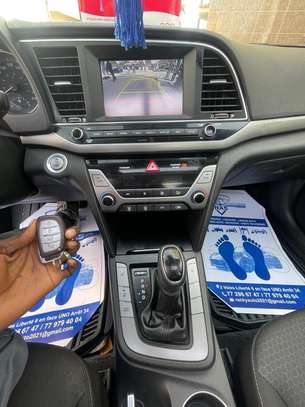 Hyundai Elantra 2017 image 5