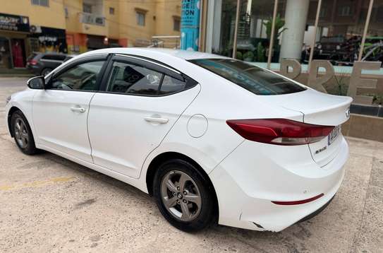 Hyundai Avante 2016 image 13