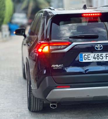 Toyota rav4 année 2022 image 6