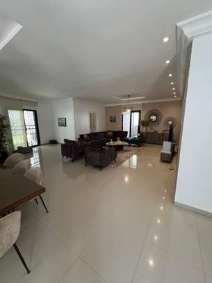 Grande Villa moderne de 600M ² à louer aux Almadies image 8