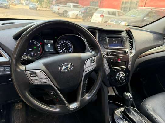 Hyundai santa fe 2017 image 11