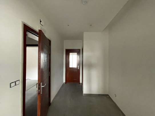 Appartement F4 haut standing à louer sur Point E image 1