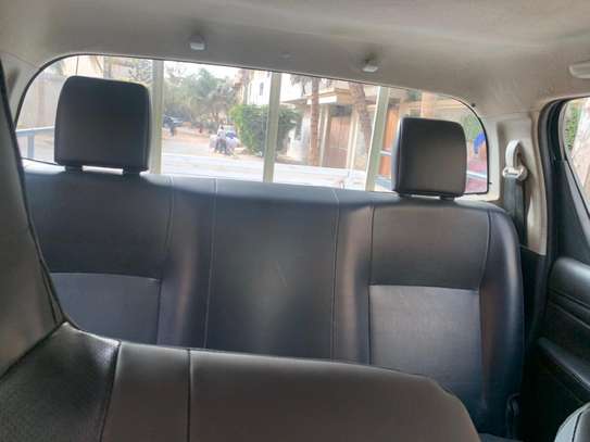Toyota Hilux image 7