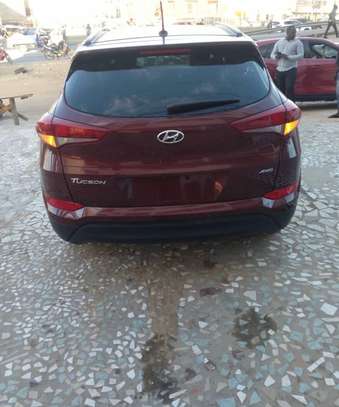 Hyundai Tucson 2.0 AWD image 2