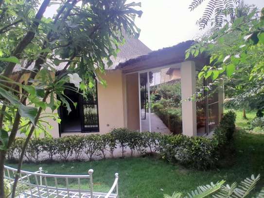 Bel villa avec piscine a Saly image 8